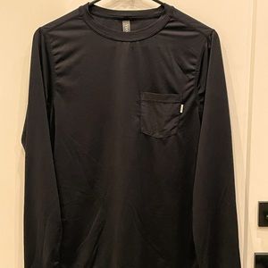 Vuori Long-Sleeve Tradewind Performance Tee. Size Small.